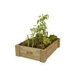 Contenedor de madera con vegetales y hierbas aromáticas cultivadas en huerto urbano. Cultivo ecológico en caja de madera para huertos caseros sostenibles y naturales.