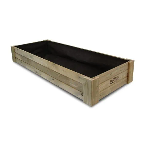 Contenedor de madera para huerto urbano con tela de protección negra, ideal para cultivar verduras y hortalizas de forma ecológica y sostenible en tu hogar.