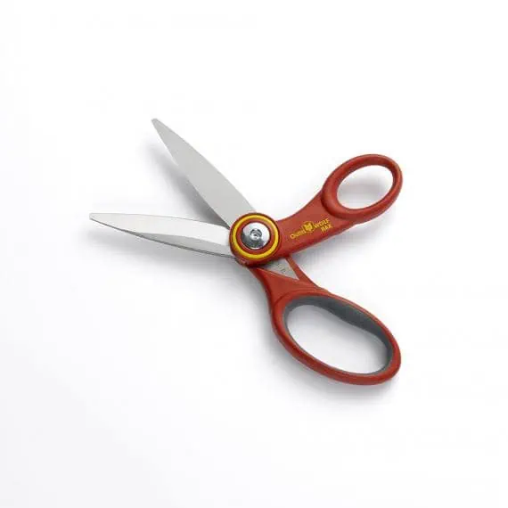 Cizalla de jardinería con mango ergonómico y corte preciso para poda de plantas y arbustos. Herramienta esencial para el cuidado del huerto y jardín ecológico.