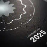 Cálendario lunar 2025 para agricultura y jardinería, con fases lunares detalladas para planificación agrícola orgánica y cultivo biológico.